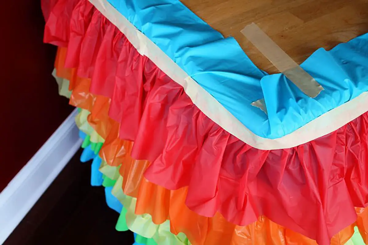 DIY Ruffled Plastic Tablecloth