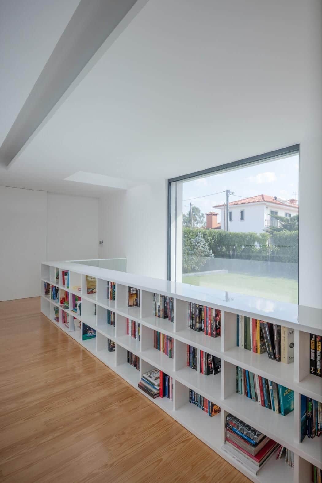 How to Decorate a Half Wall with books
