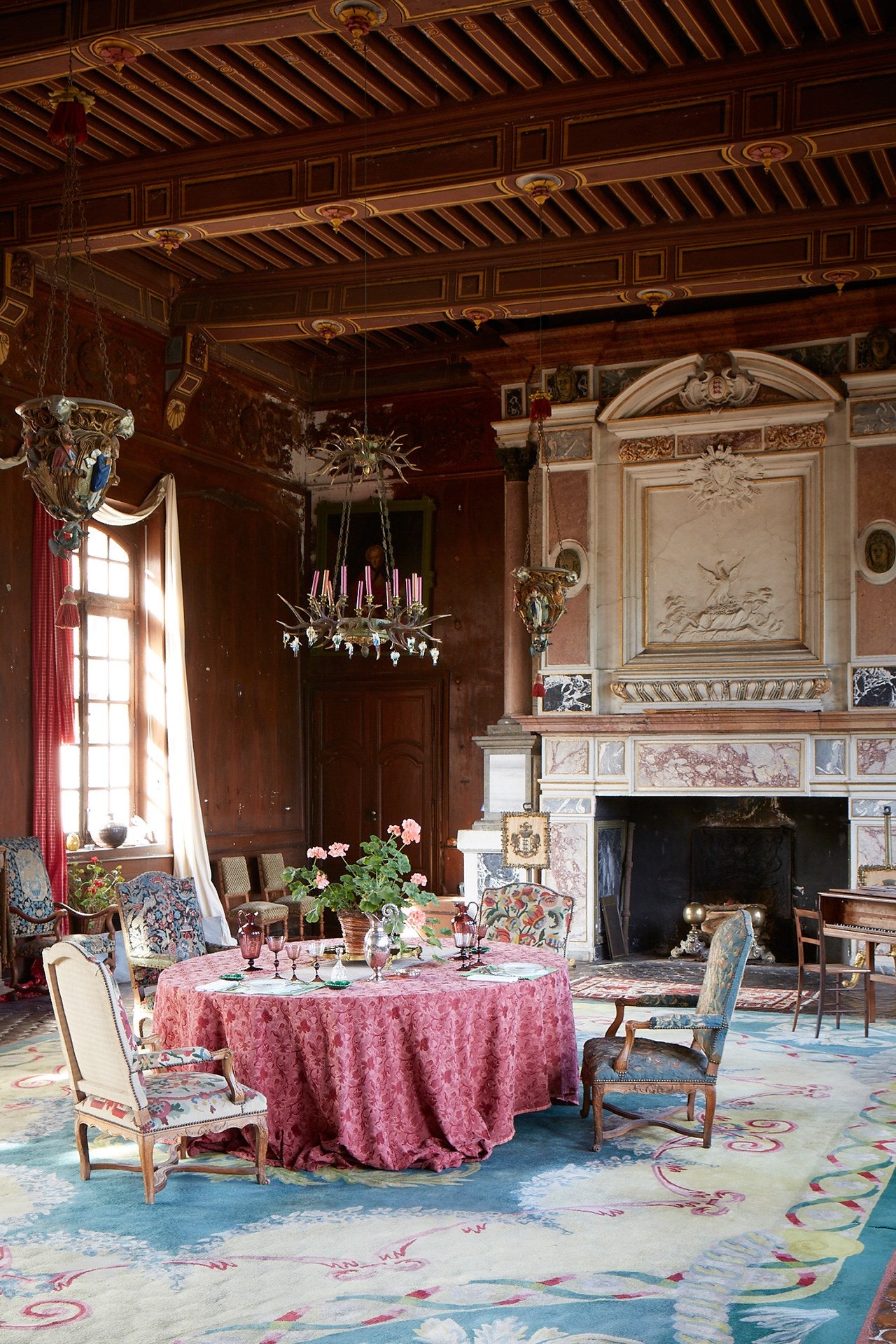How to Design a Traditional Style Room