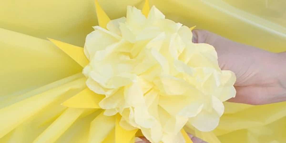 DIY Plastic Tablecloth Sunburst