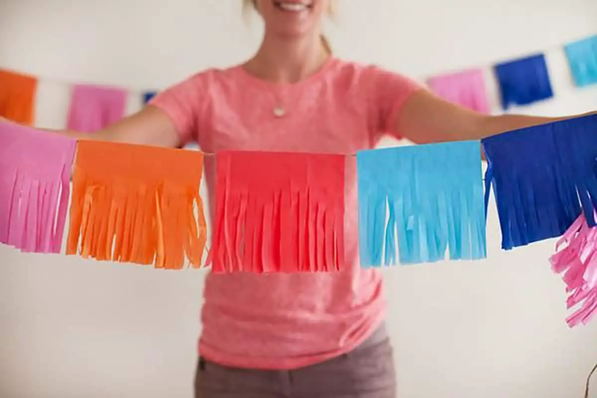 How to Decorate Walls with Plastic Tablecloths: 20 Creative Tablecloth Ideas
