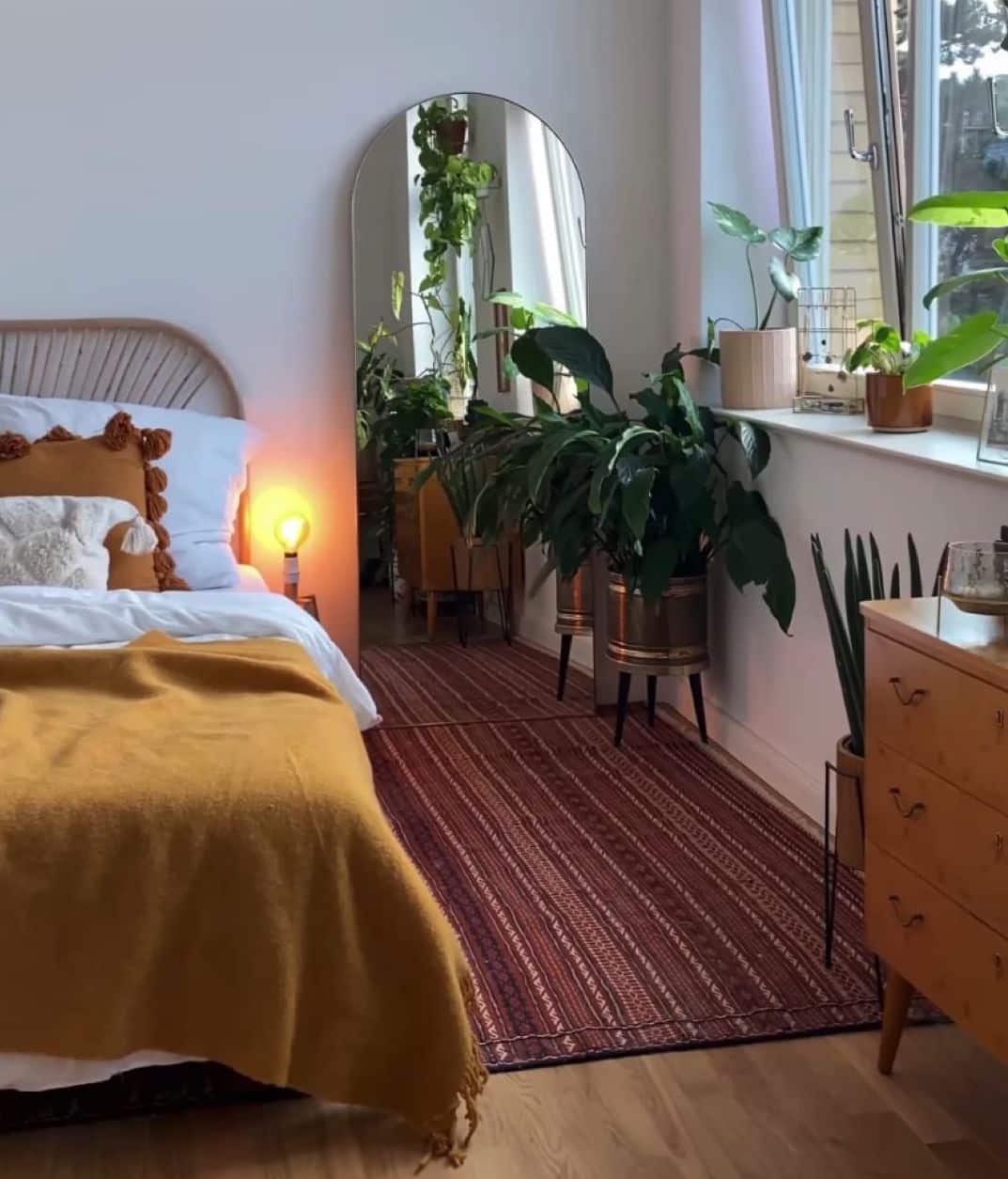 Retro 70s Bedroom Ideas: A Timeless Style for Your Home