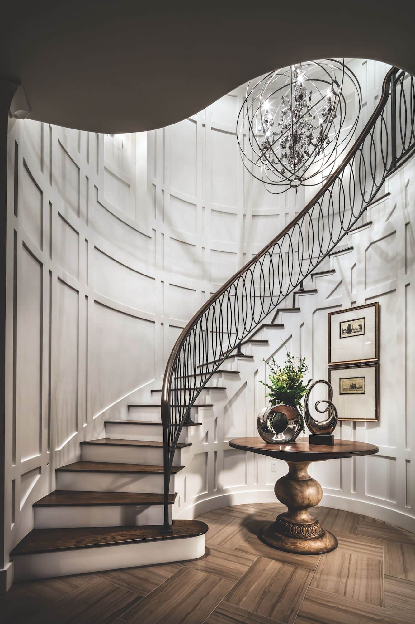 How to Decorate a Curved Wall Entry – Curved Wall Decor Ideas - photo 2