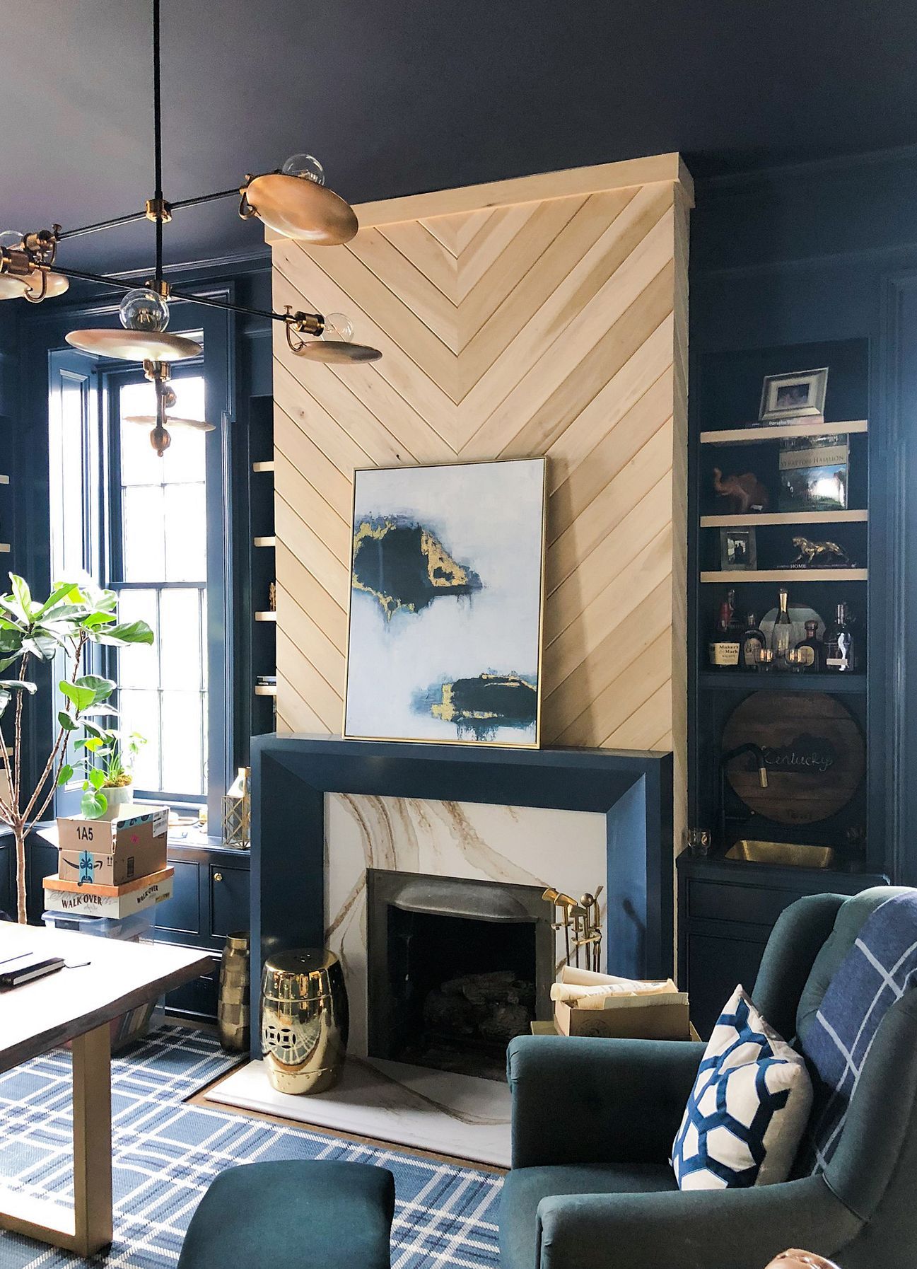 Focus on the Mantel