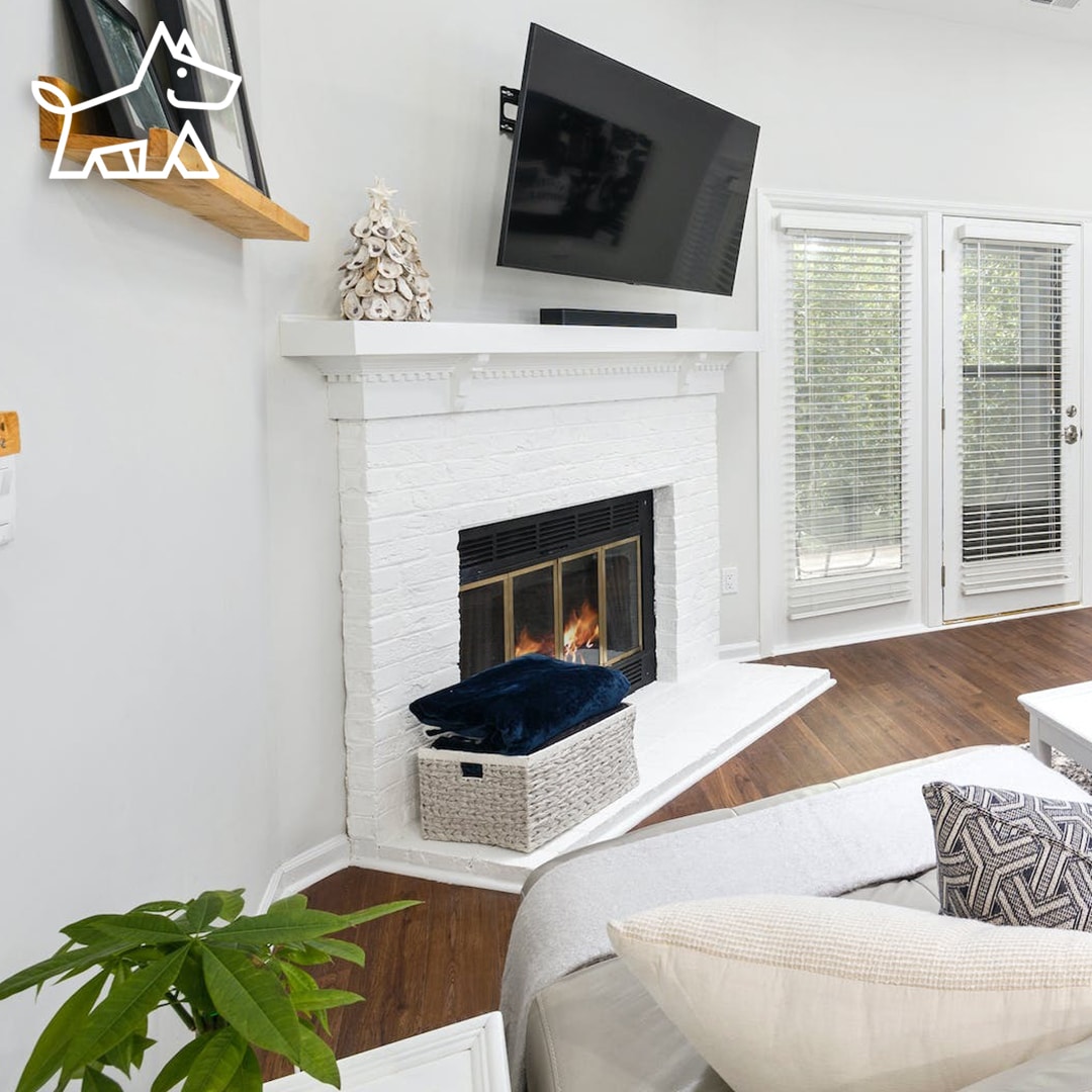 How to Arrange Living Room Furniture with Fireplace and TV