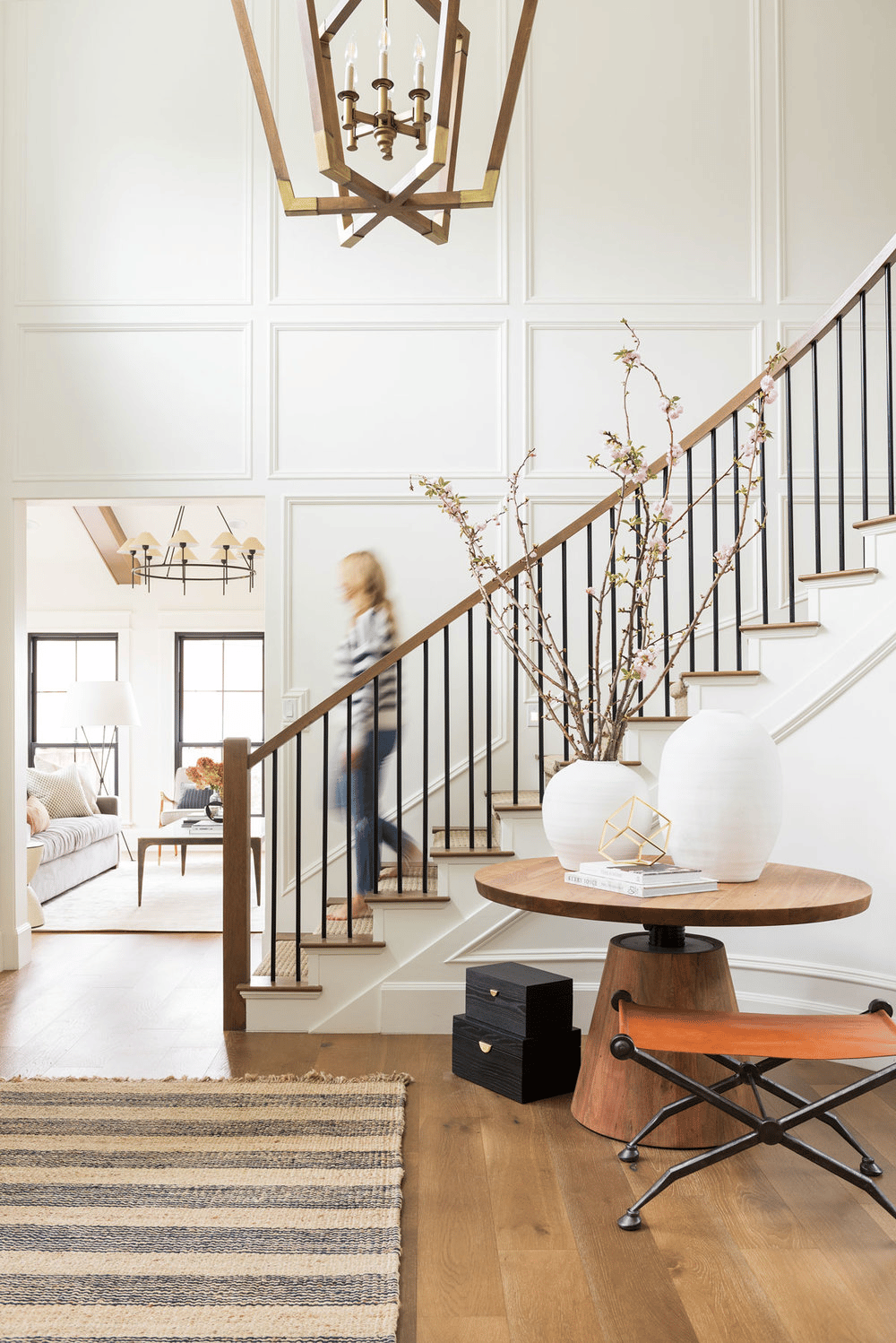 How to Decorate a Two-Story Wall – 19 Great Ideas