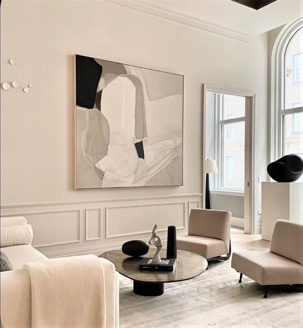 Include oversized art and accents and create a focal point.