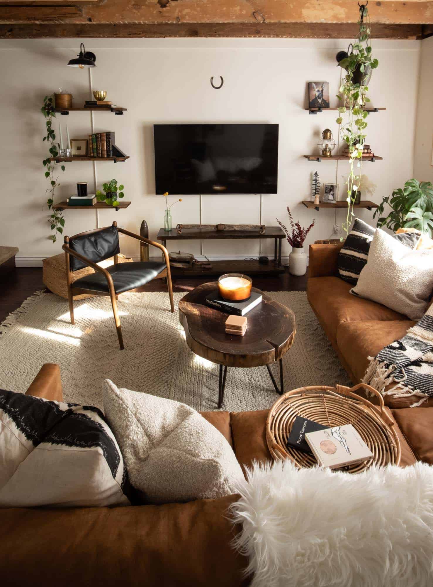 Combining flooring and furniture in different shades of wood is a good idea to create harmony.