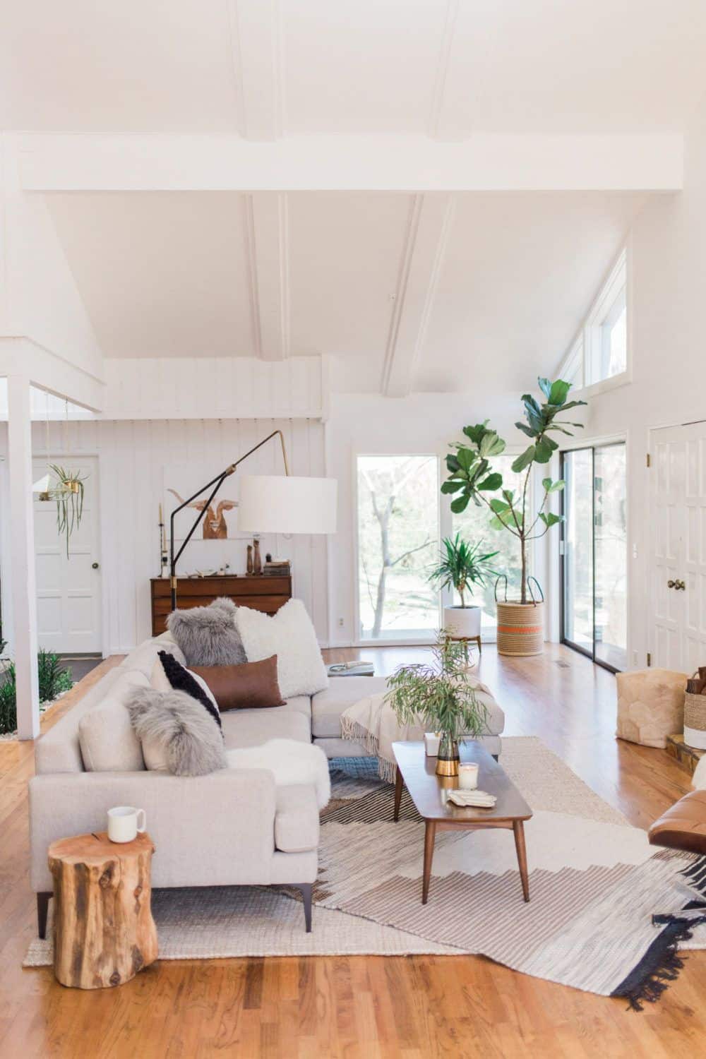 The main characteristic when looking for interior designers is their experience.