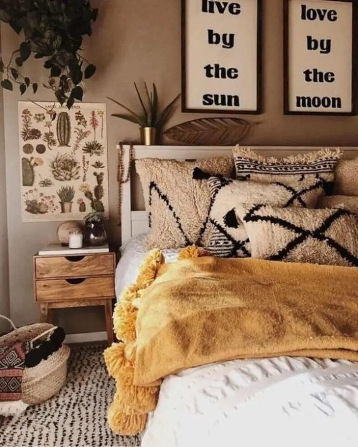 How should a throw look on a bed?