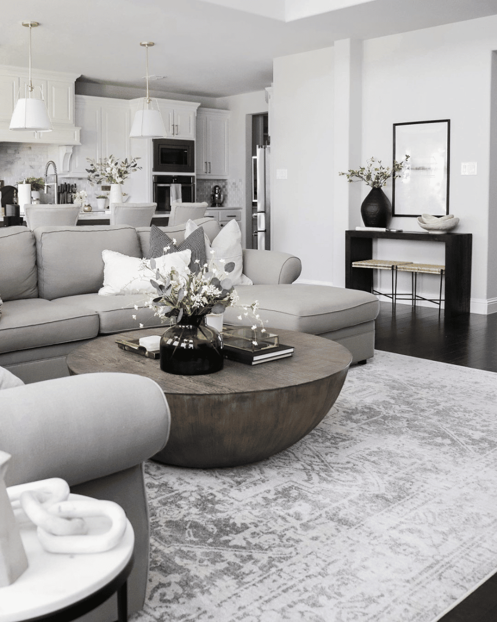 Charcoal Gray and Beige – Opt for a contemporary charm by mixing charcoal gray with beige tiles.