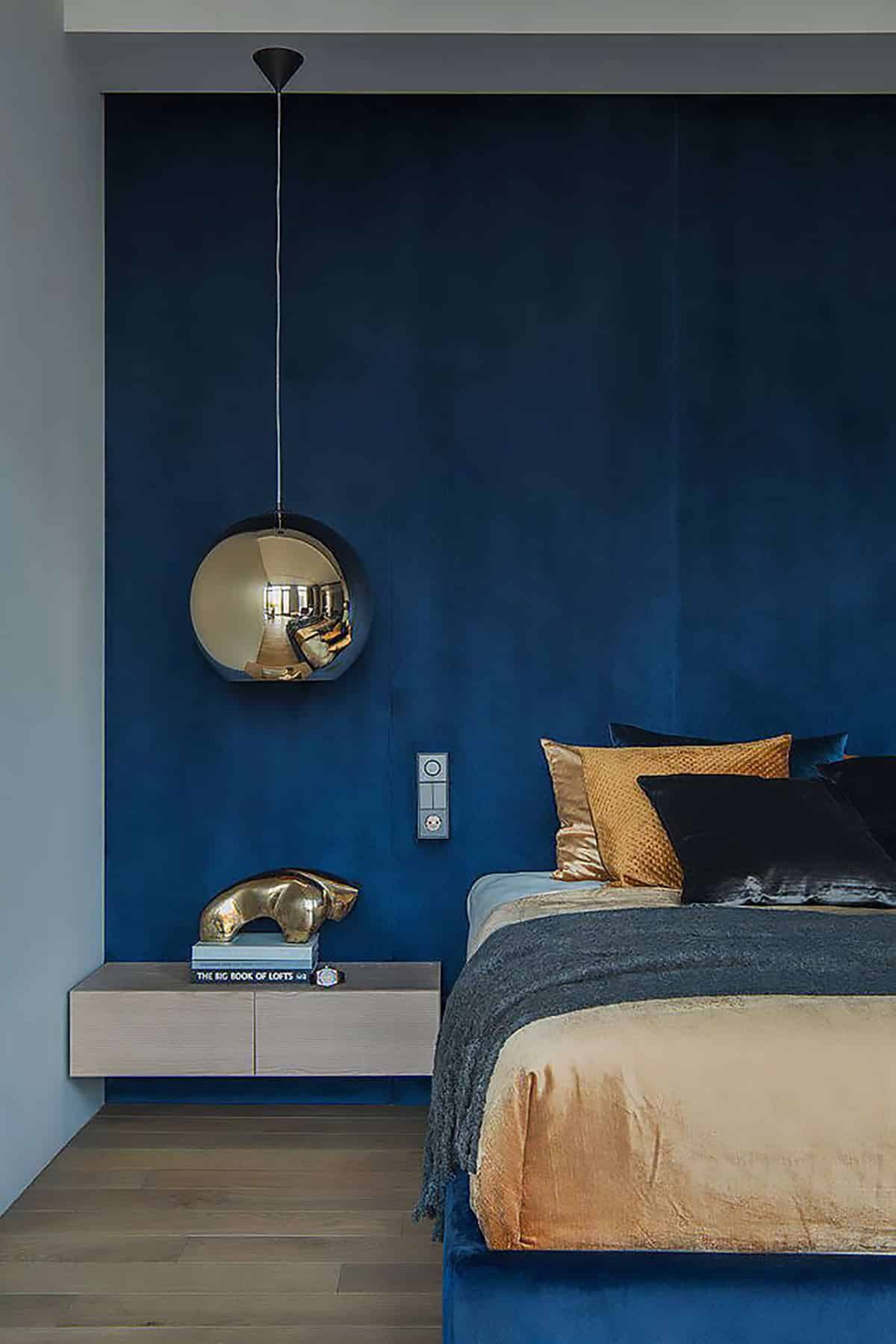 How to Decorate a Bedroom with a Blue Carpet