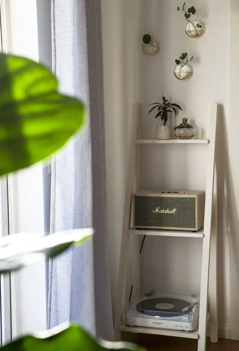 Keep your sound system hidden with a floating entertainment shelf to keep the speakers out of view.