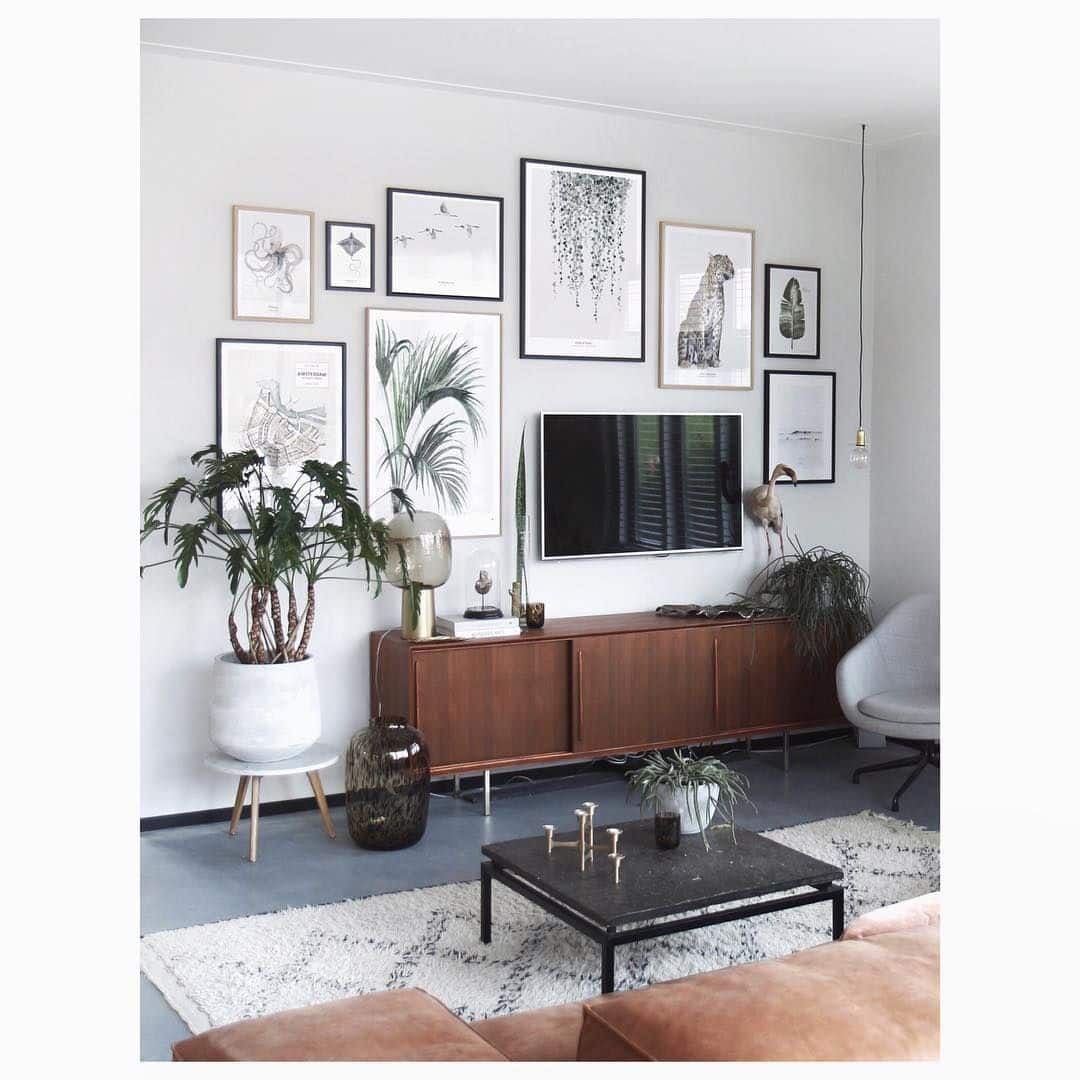 Decorate with an area rug underneath the console to create a cozy feel and add a pop of color.