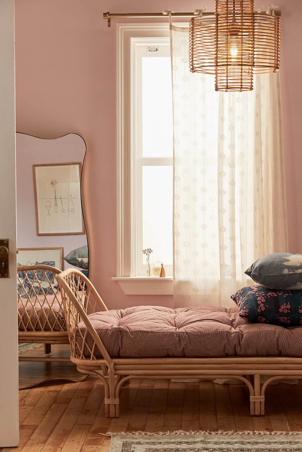 10 Reasons You Need to Get a Daybed for Adults Now!