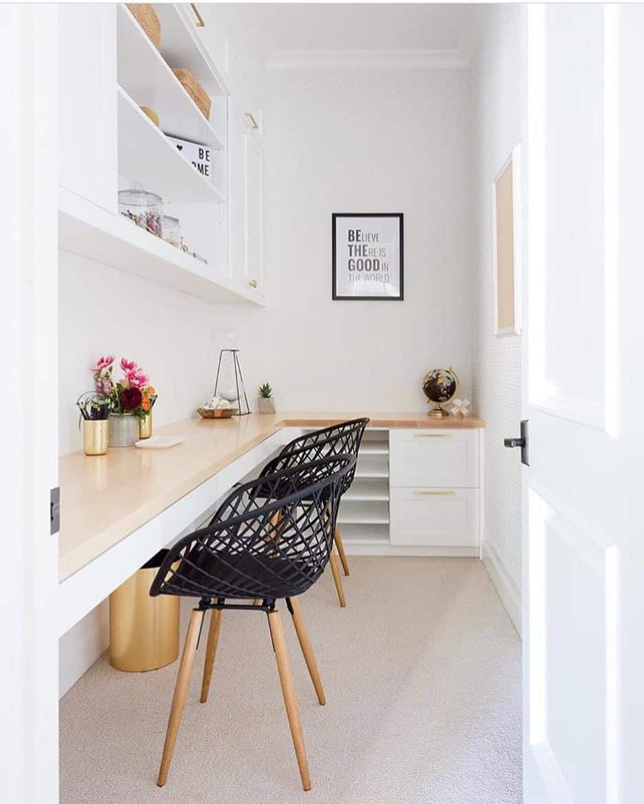 How to Decorate a Small Office with no Windows - 10 Tips and Tricks Tiny Windowless Office