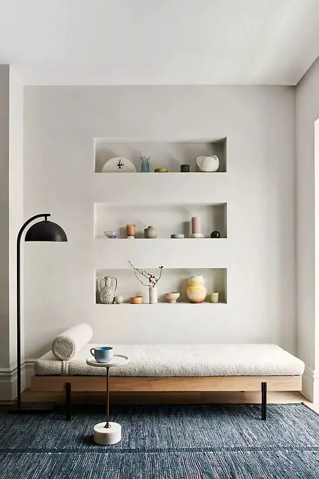 Daybeds as Alternatives to Consider instead of a Couch or Futons