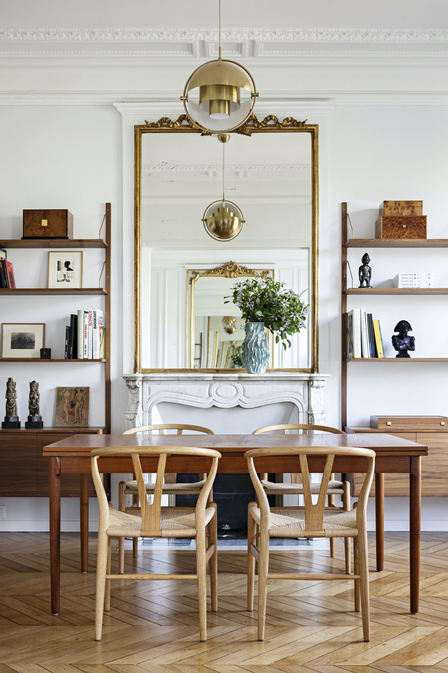 Create Illusion of Space with Mirrors: Positioning mirrors to reflect other elements of the room, such as windows or light…