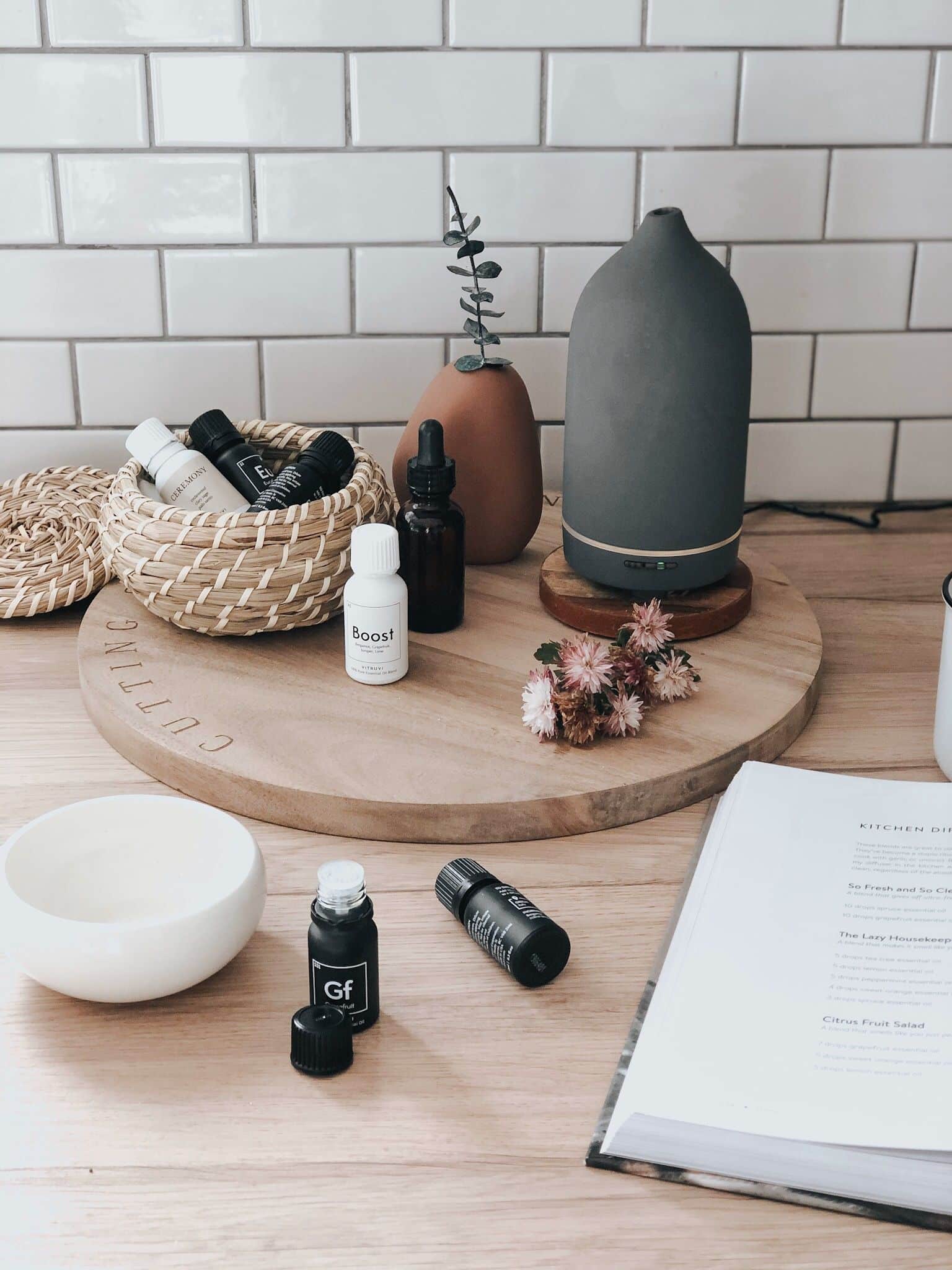 Improving skin health: Essential oils, such as lavender and tea tree, have been found to have benefits for the skin and can…