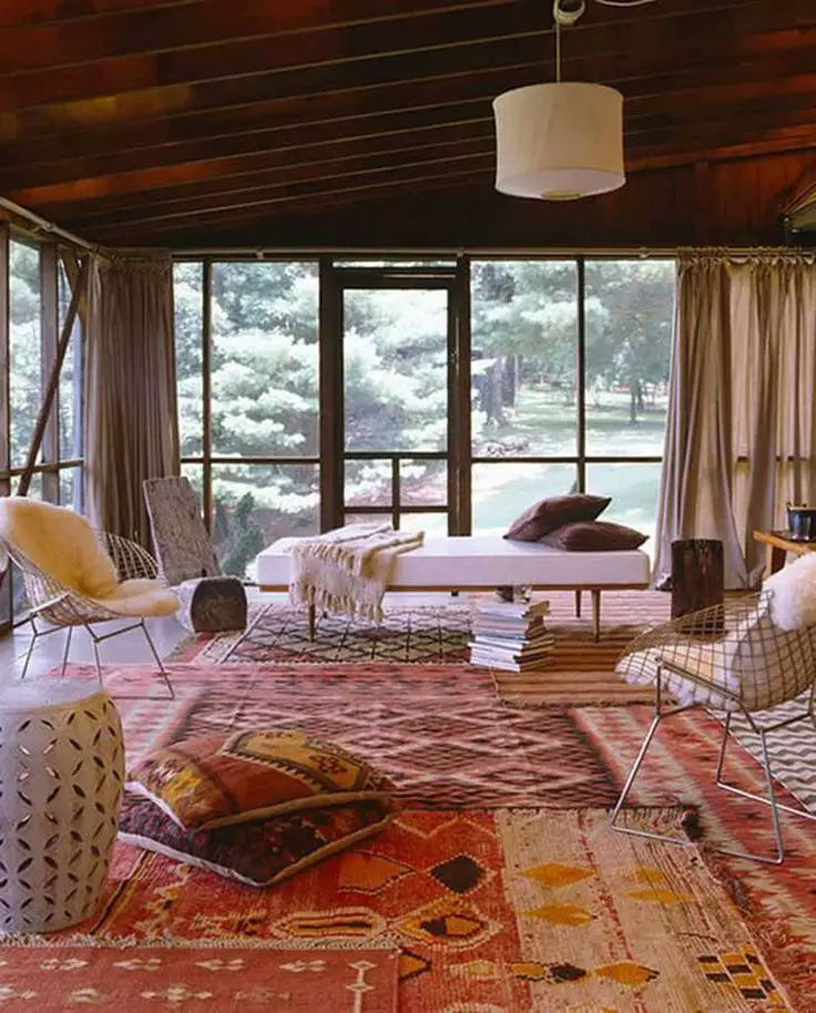 When mixing variations of the same pattern, the rule of thumb is to play with proportion.