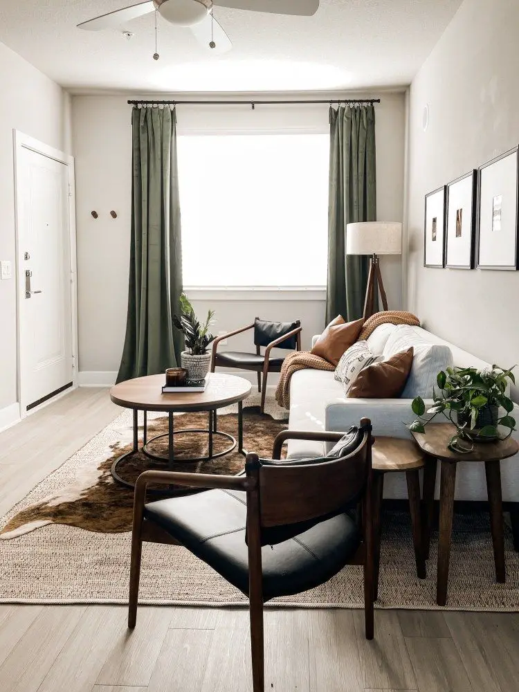 Introduce tones from wall colors into your accents by selecting cushions in similar hues as those found in adjoining walls…