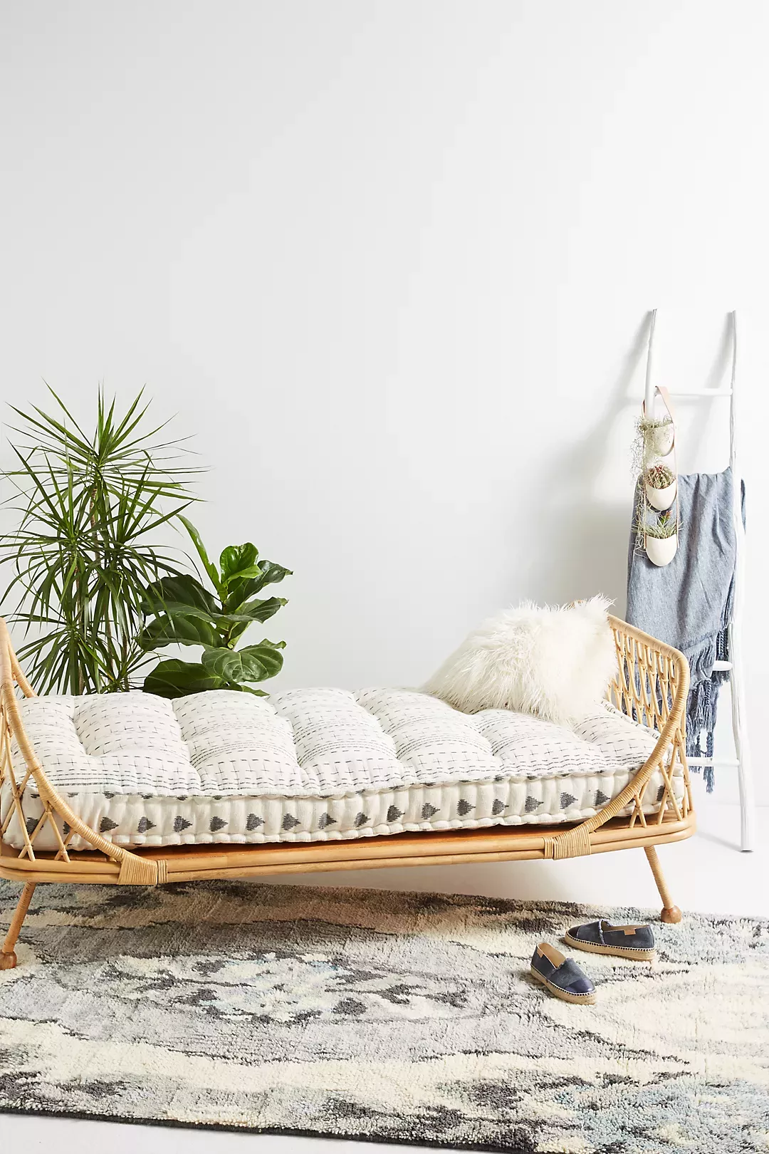 Daybeds 101 – Introduction Video