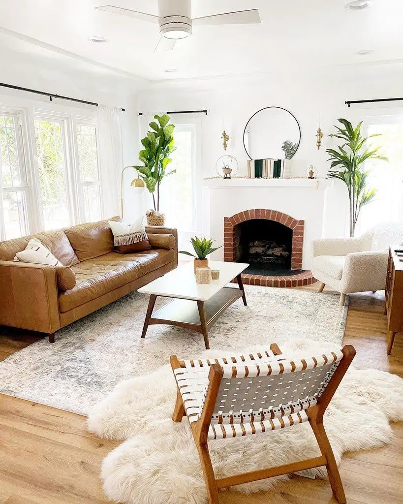 Oil-based and liquid stains are best removed using a leather cleaner specifically designed for this purpose.
