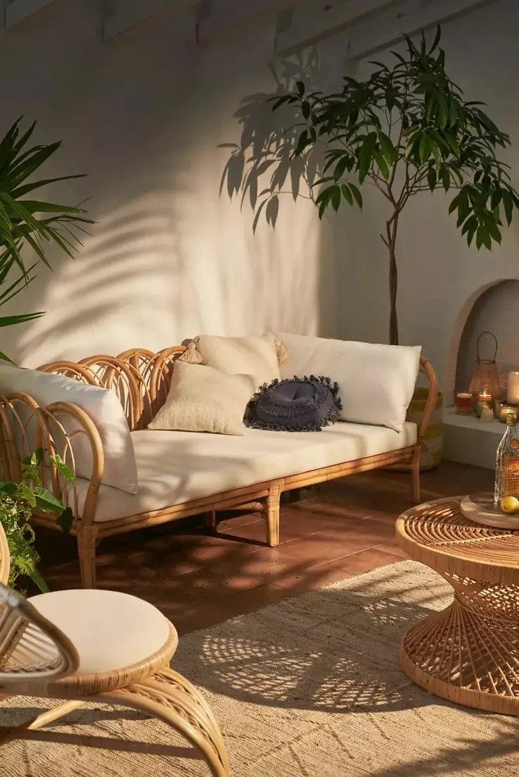 Title: 10 Things you Need to Know about a Daybed | Bark&Chase Meta Description: From style and comfort to functionality…