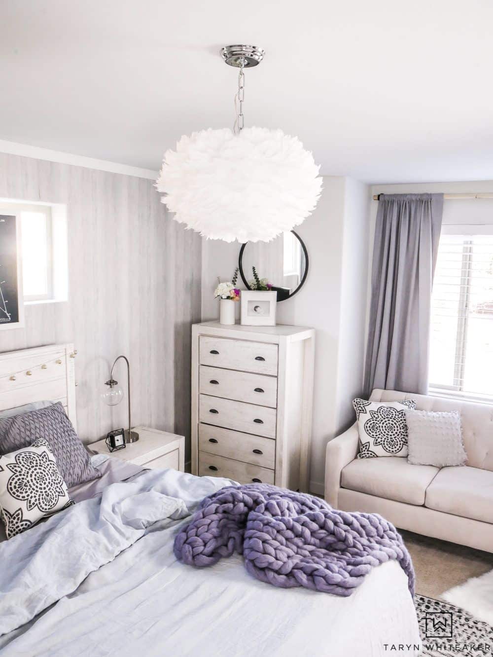 No research has been conducted on the effect of violet light on human sleep quality.