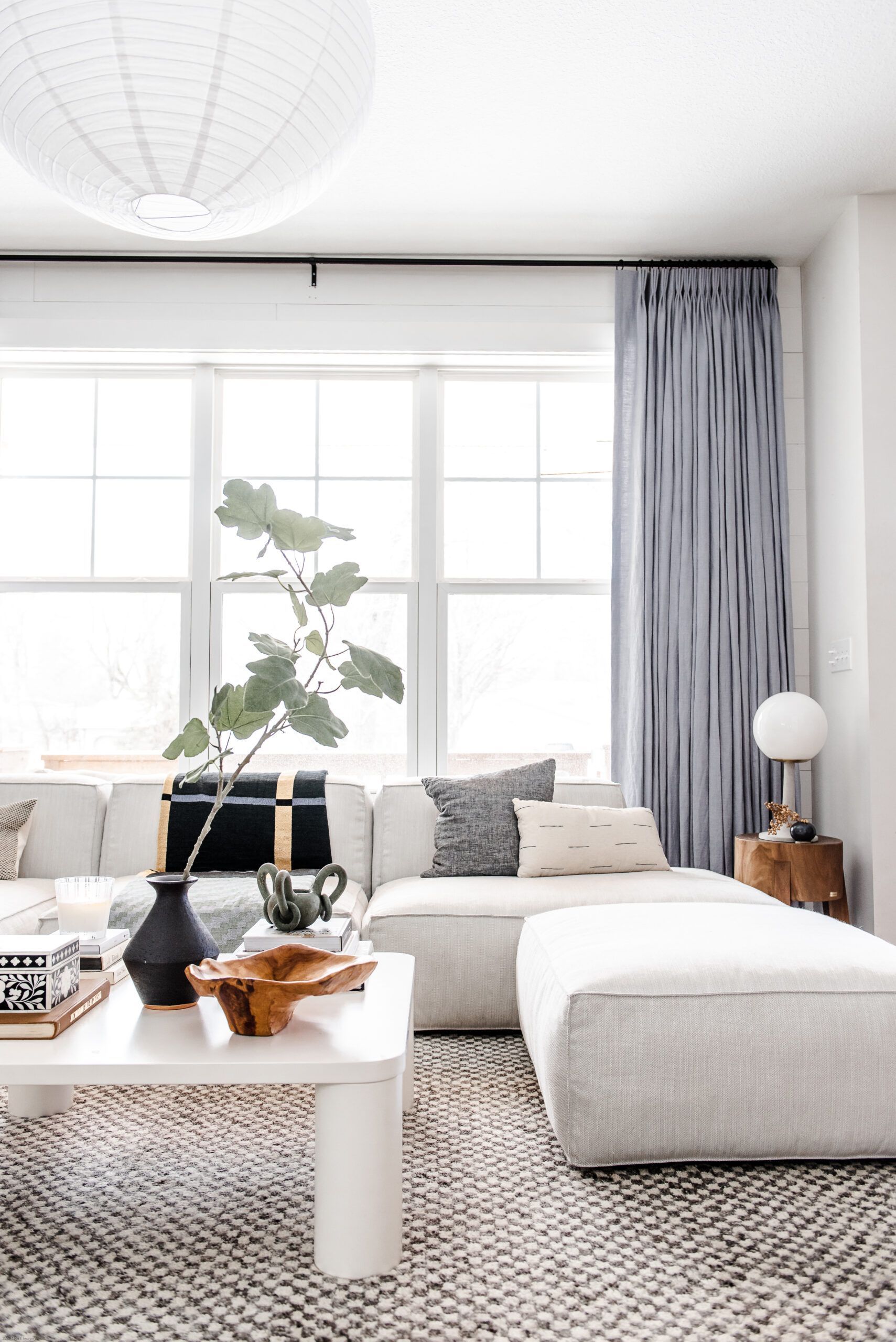 A Matter of Scale: How Furniture Dimensions Can Reveal Room Size