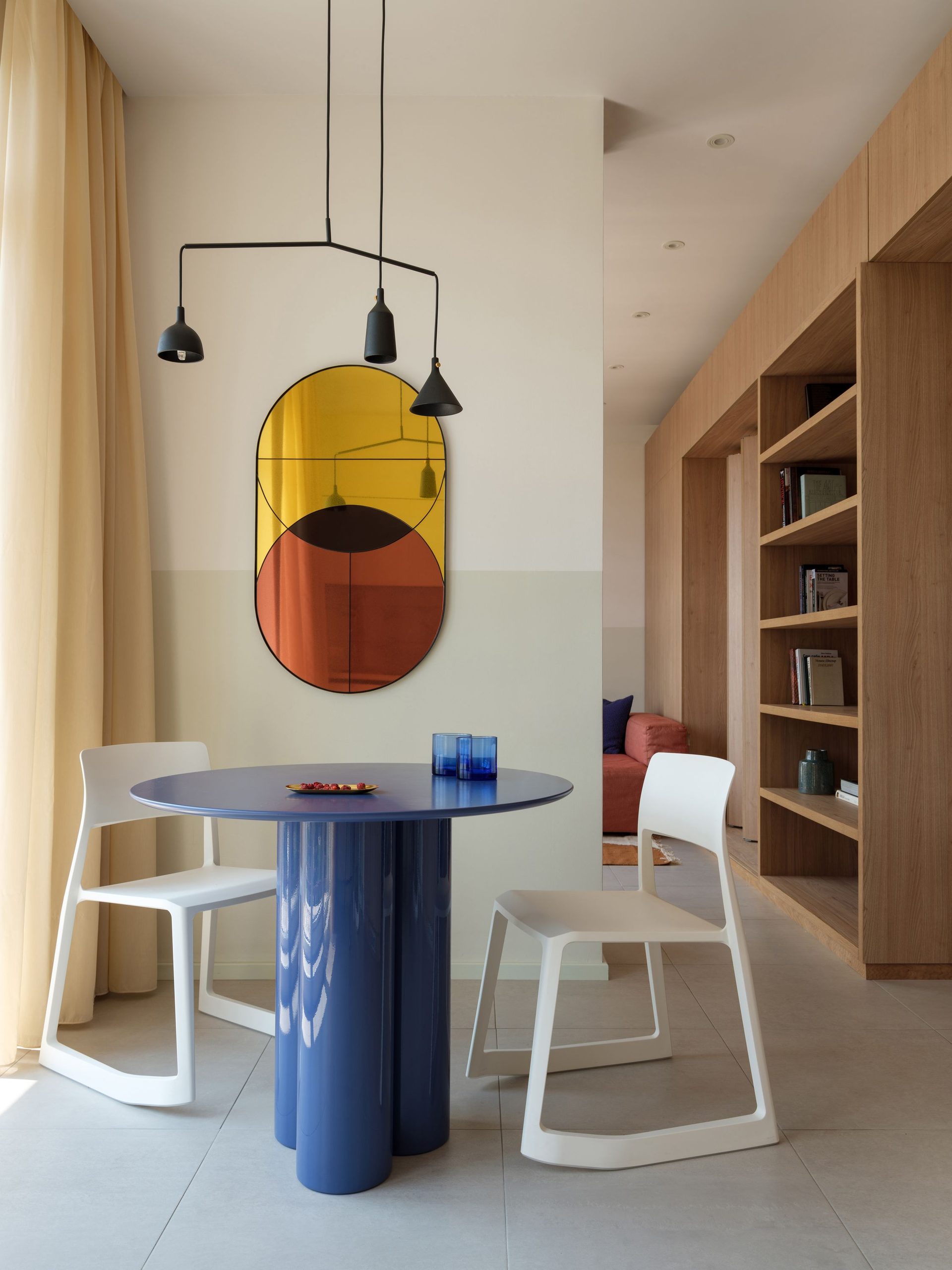 Colors and Contrasts: Tricks to Create the Illusion of a Larger Room