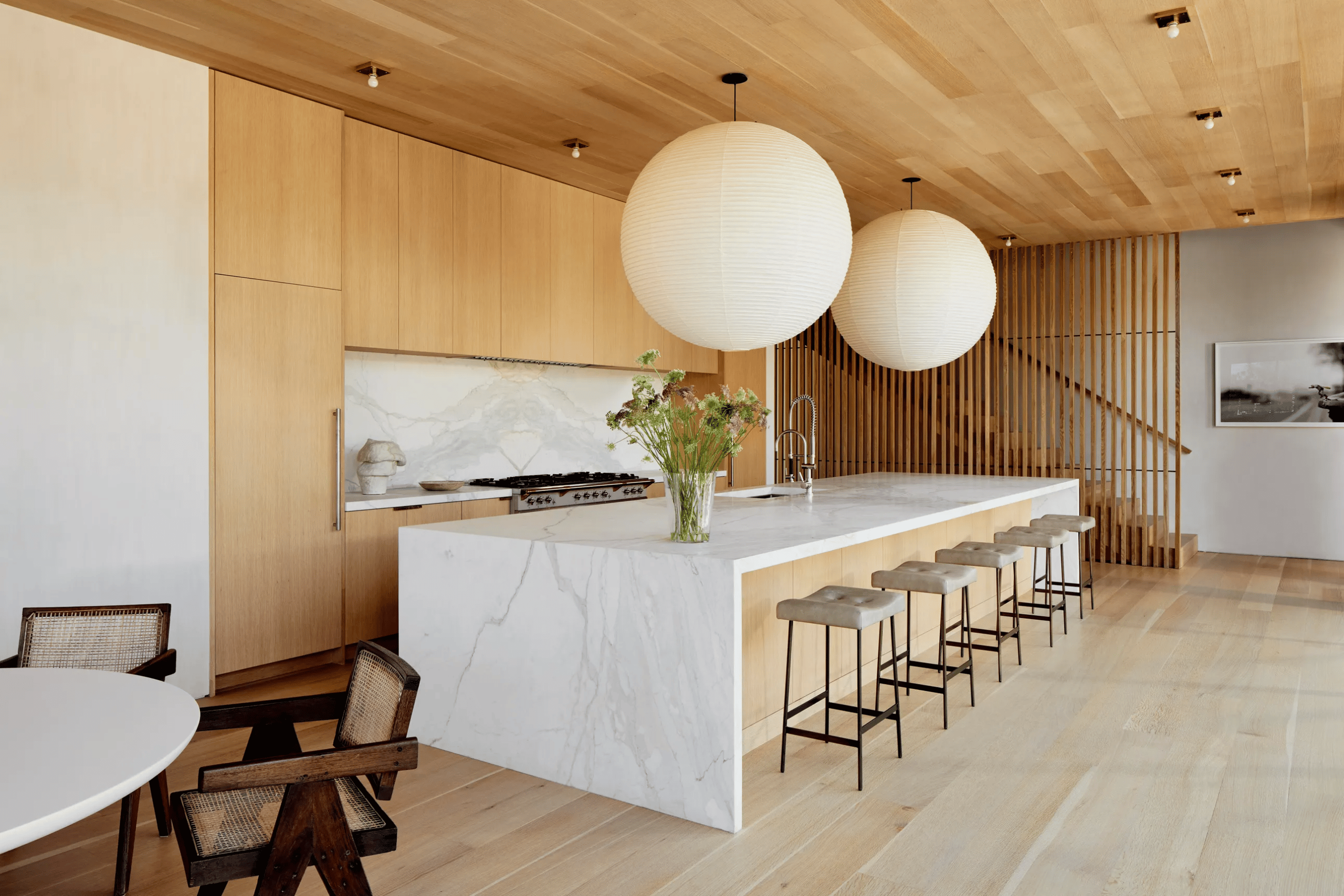 Creating Movement and Harmony: Using Rhythm and Repetition in Interior Design