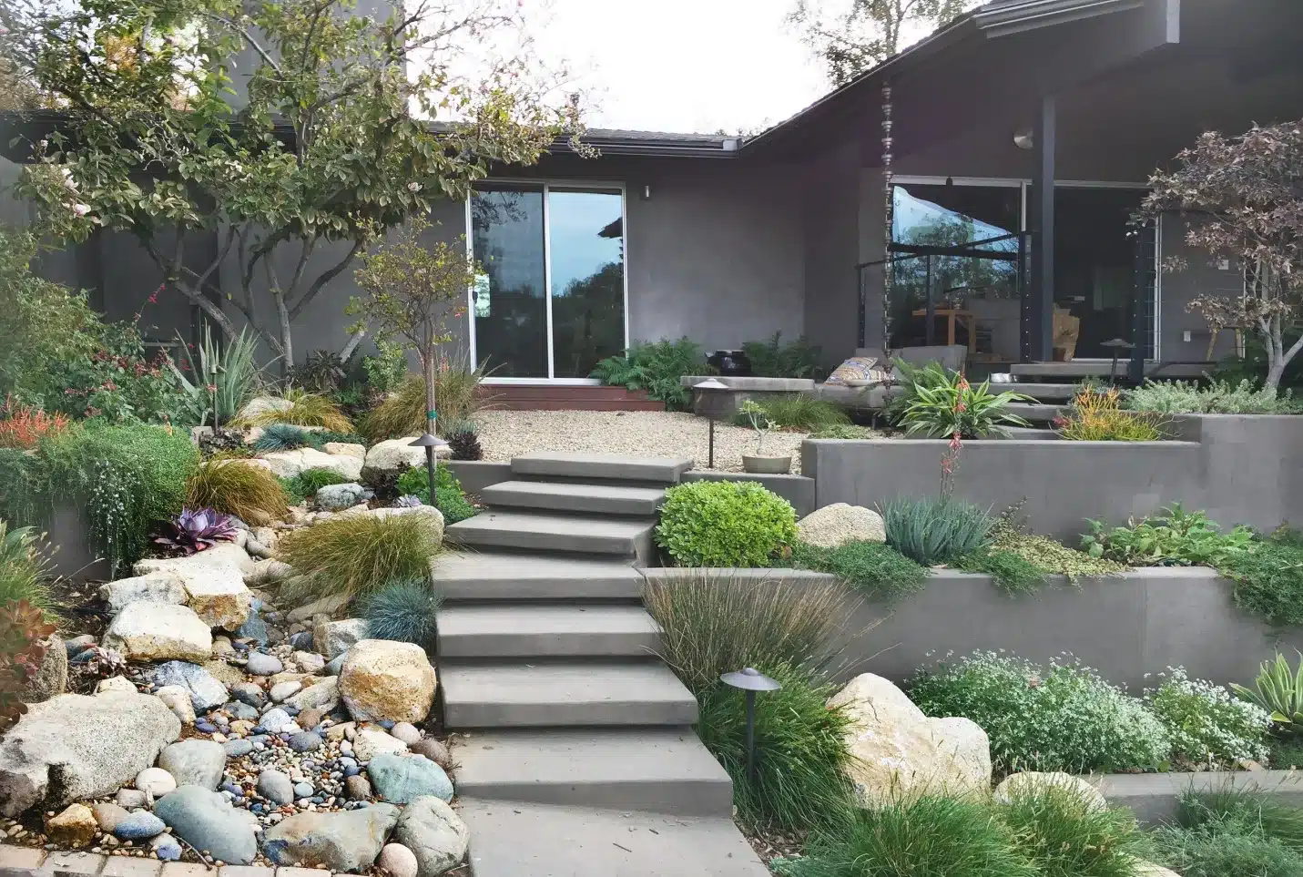 Fantastic Midcentury Modern Landscaping