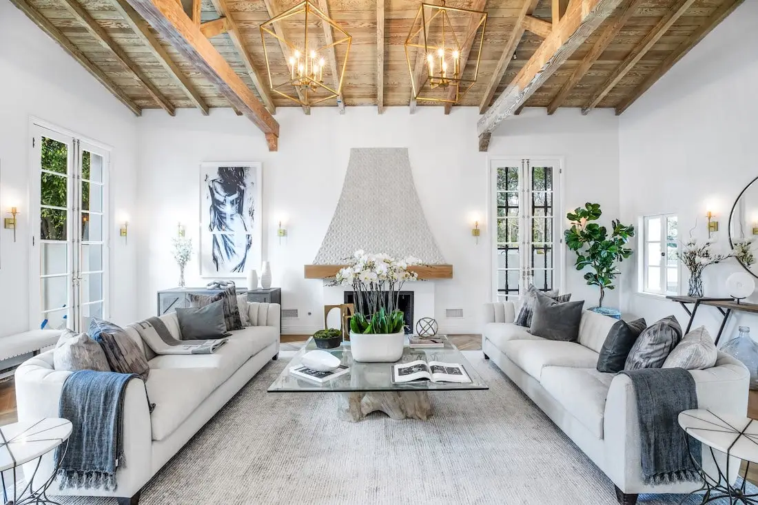 Coastal Calm: How to Design a Gray Coastal Living Room