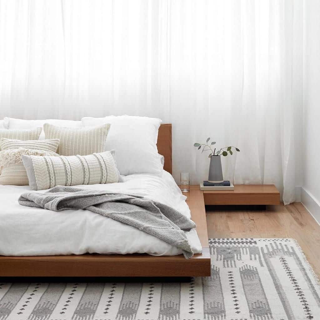 What precautions should I take when cleaning memory foam or other specialty mattresses and general mattress cleaning?