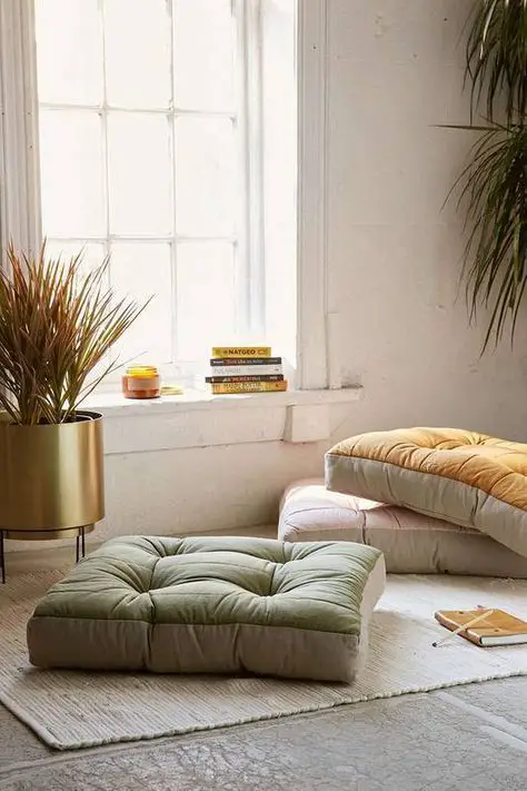 Budget-Friendly Decorating Ideas for Furniture-Free Living Rooms