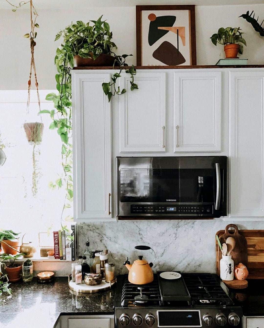 From Dusty to Dazzling: How to Enhance Your Kitchen with Above Cabinet Decorations