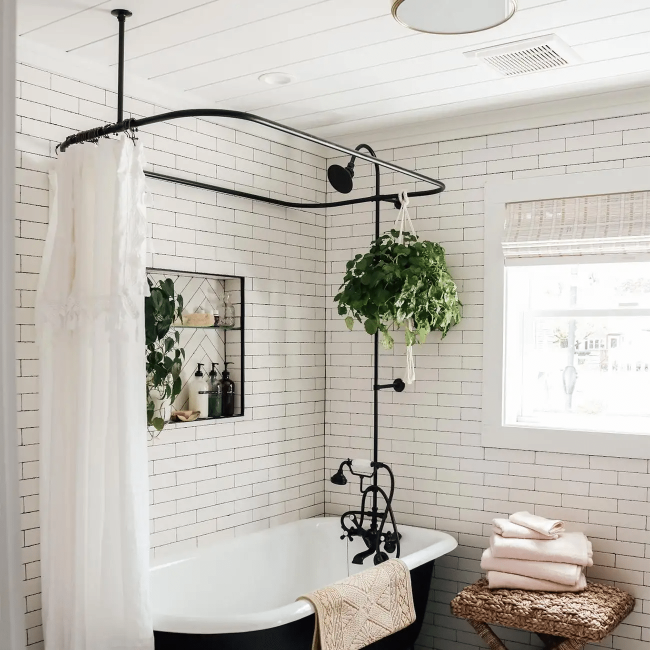 Transforming Your Bathroom: A Guide to Enclosing Your Clawfoot Tub