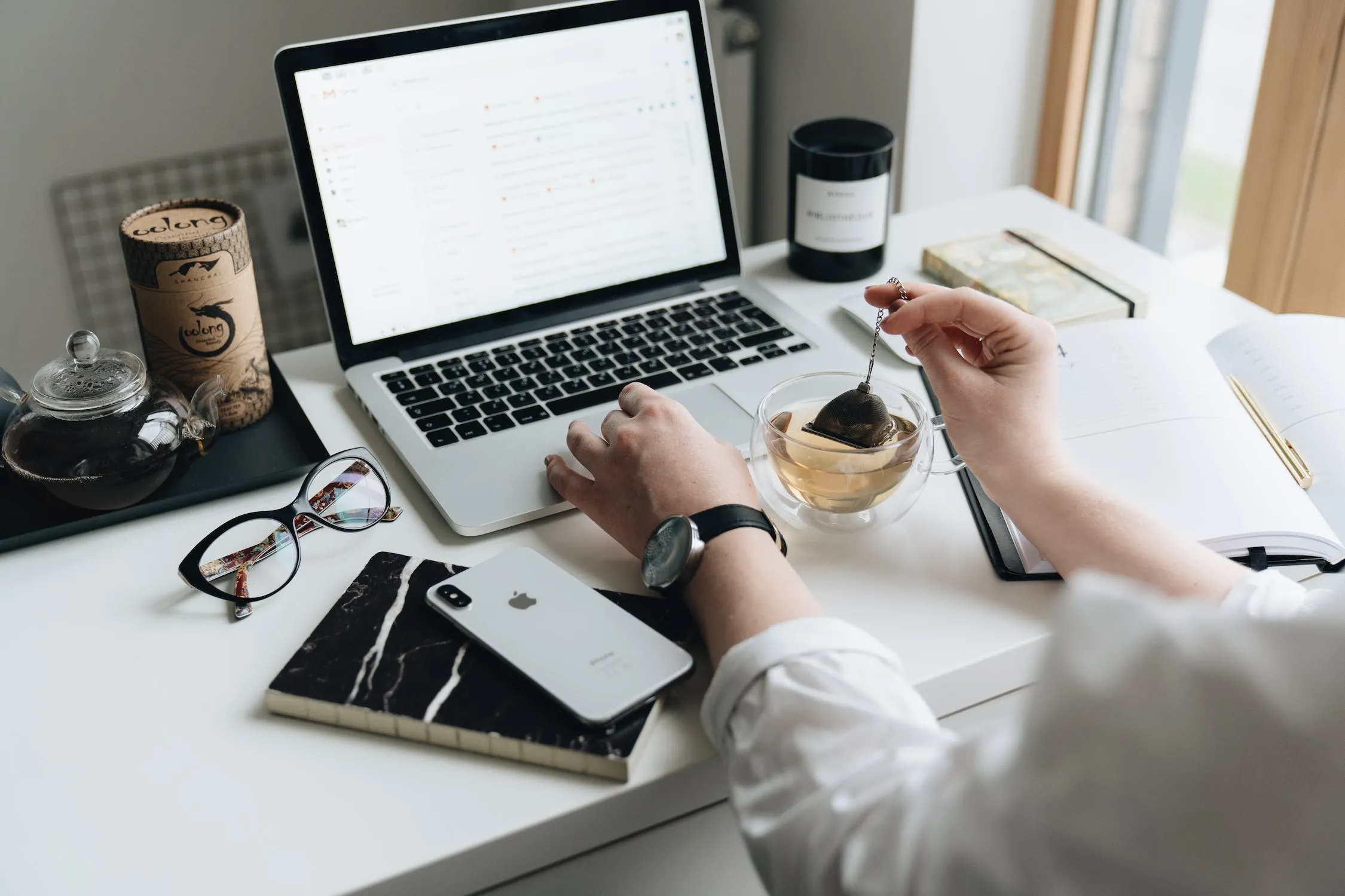 Interior Decorator Cost vs. Online Interior Designer Cost