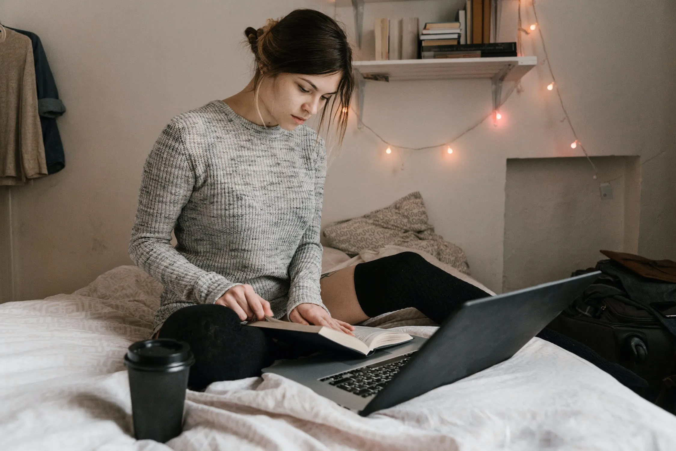 Comparison of Traditional Interior Designers vs. Online Design Platforms: