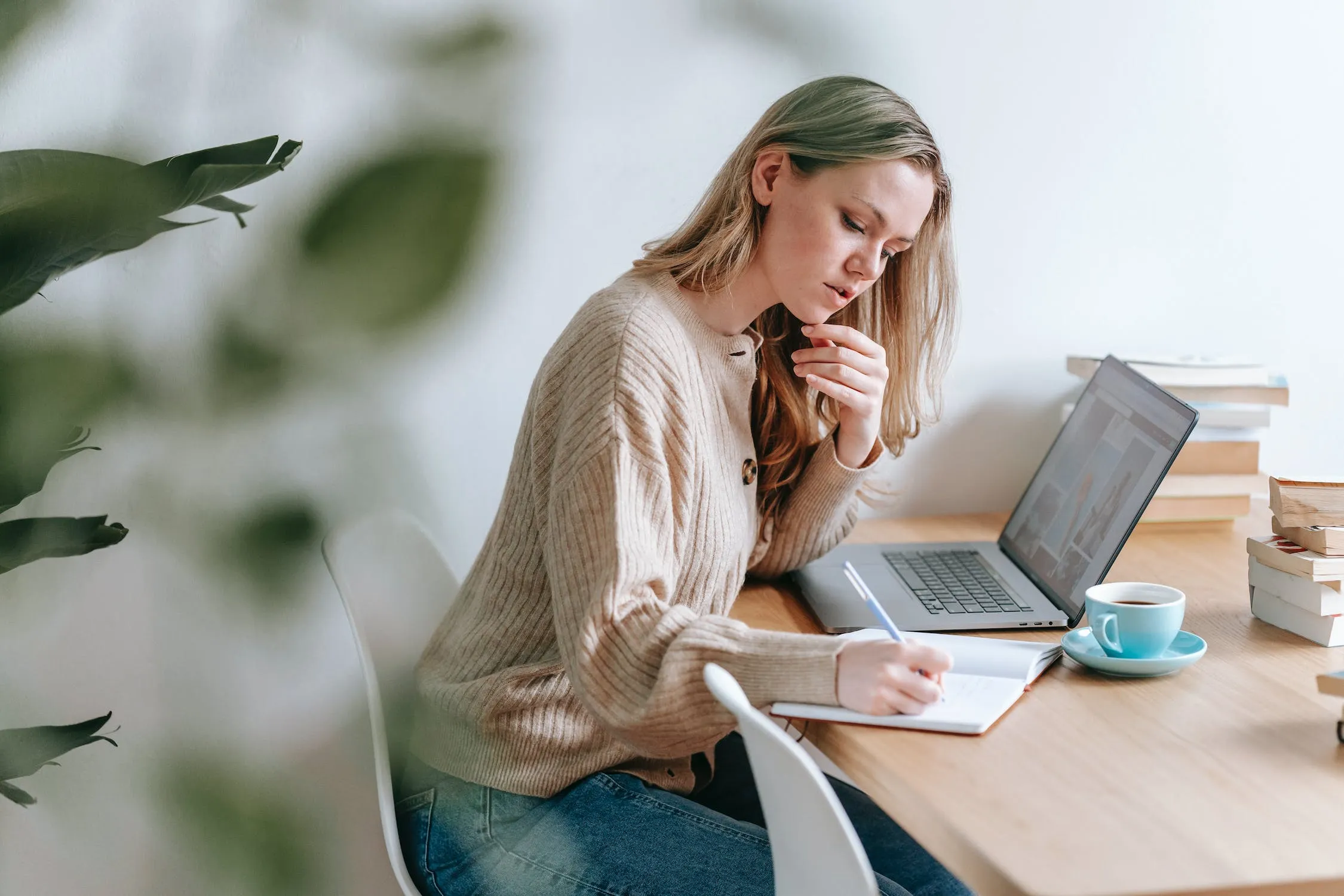 How Do You Find an Interior Designer? Top 10 Tips for the Perfect Design Match Navigating the World of Interior Designers…