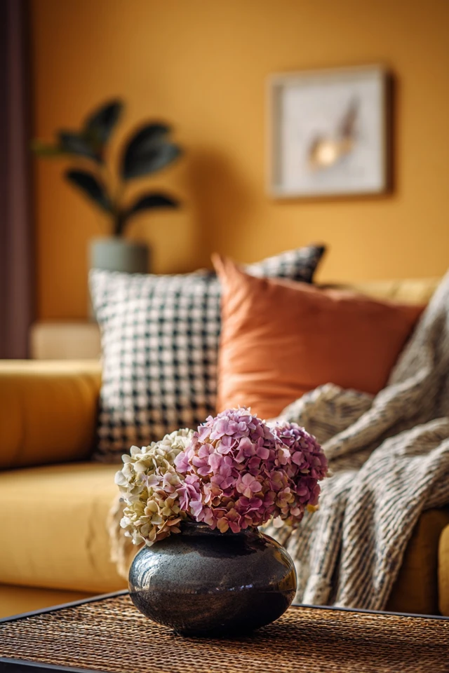What Color Goes With Yellow Walls Inspiration to Transform Your Space - photo 3